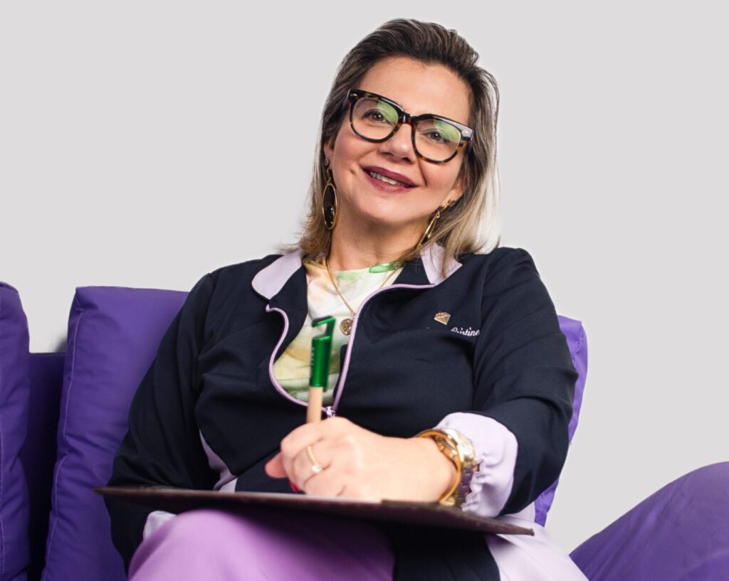 Dra. Carla, da Clínica Clissan